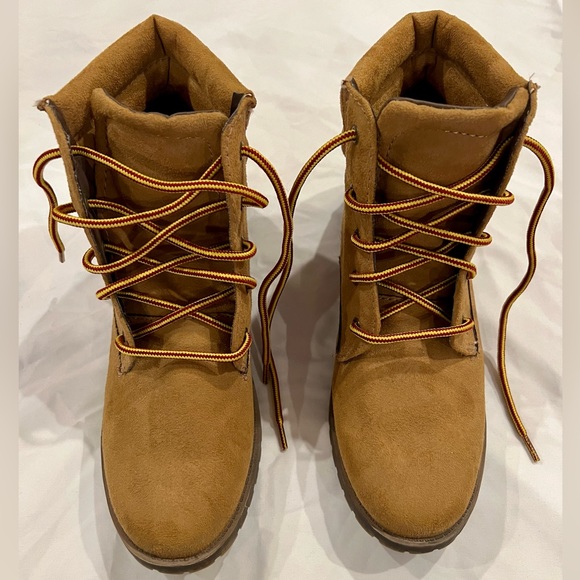 Boots - Picture 2 of 3